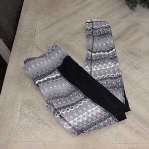 ALO Yoga Gray and Black Patterned Leggings